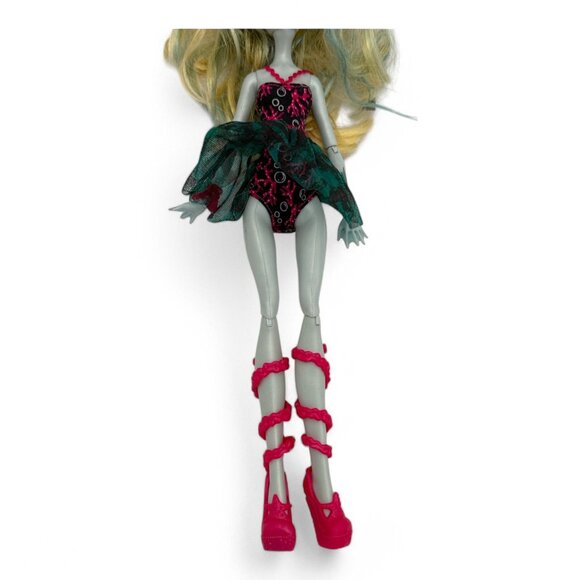 Monster High Dance Class Lagoona Blue Doll With Blonde Hair & Pink Heels - Picture 5 of 6